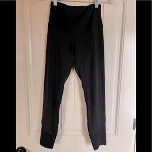 Lululemon Special Edition Align *Scalloped High-Rise pants 25” in black size 6